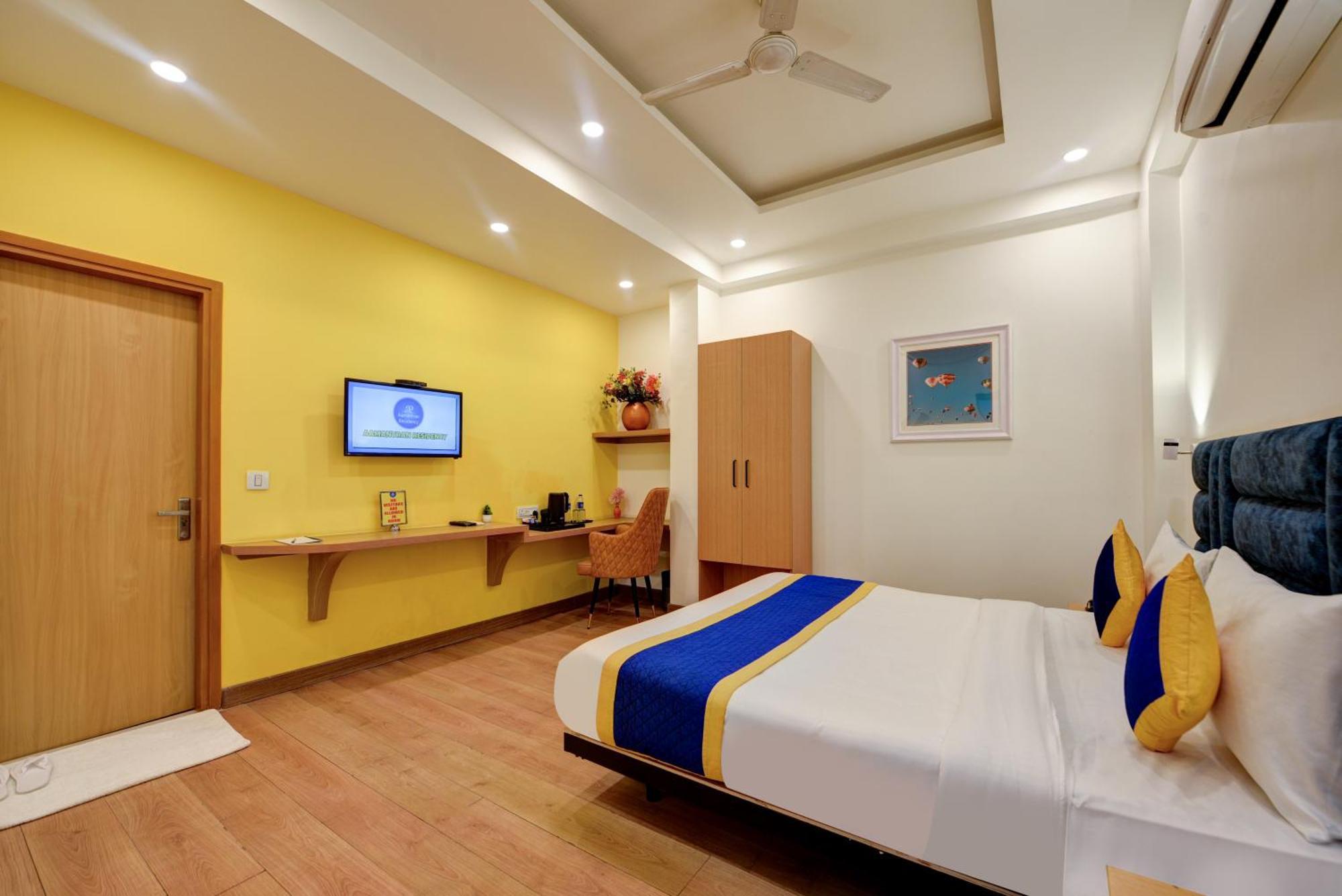 גורגאון Aamantran Residency Hotel, Sohna Road, Sector 49, Gurugram מראה חיצוני תמונה
