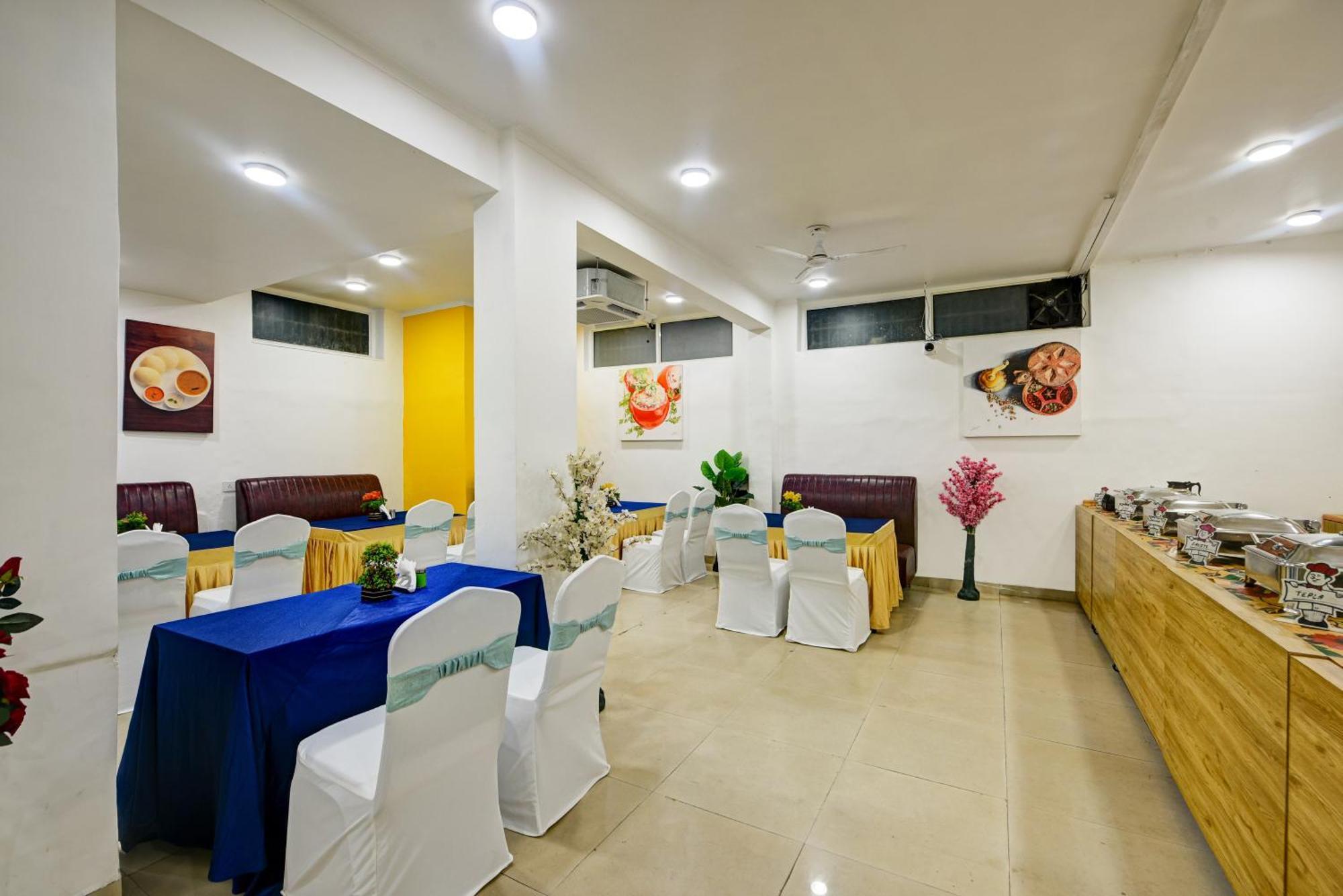 גורגאון Aamantran Residency Hotel, Sohna Road, Sector 49, Gurugram מראה חיצוני תמונה