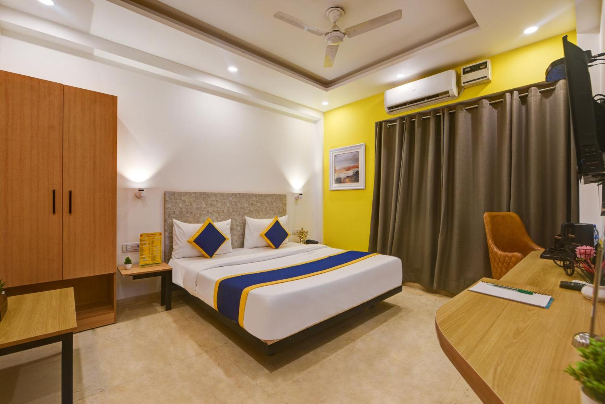 גורגאון Aamantran Residency Hotel, Sohna Road, Sector 49, Gurugram מראה חיצוני תמונה