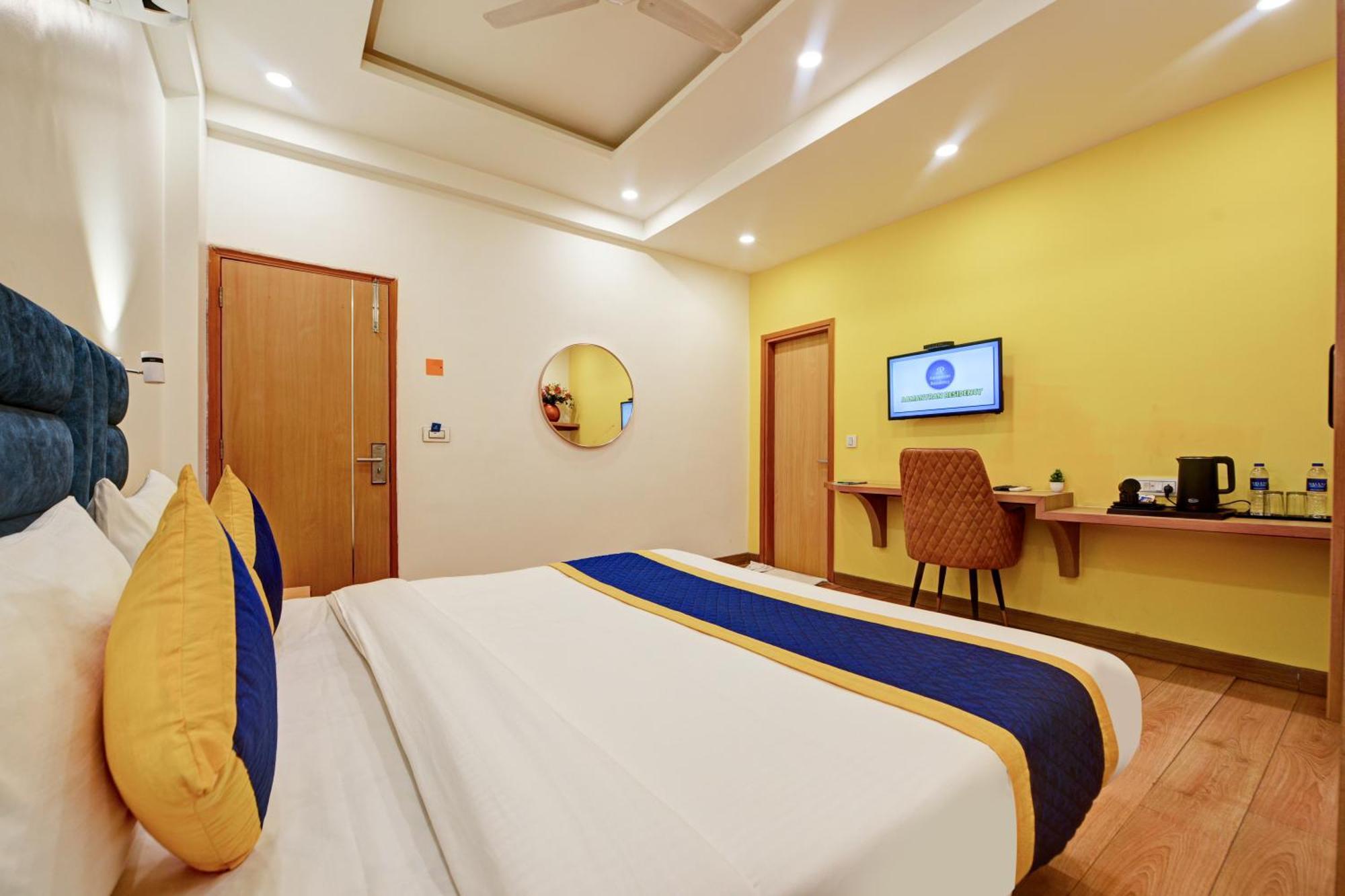 גורגאון Aamantran Residency Hotel, Sohna Road, Sector 49, Gurugram מראה חיצוני תמונה
