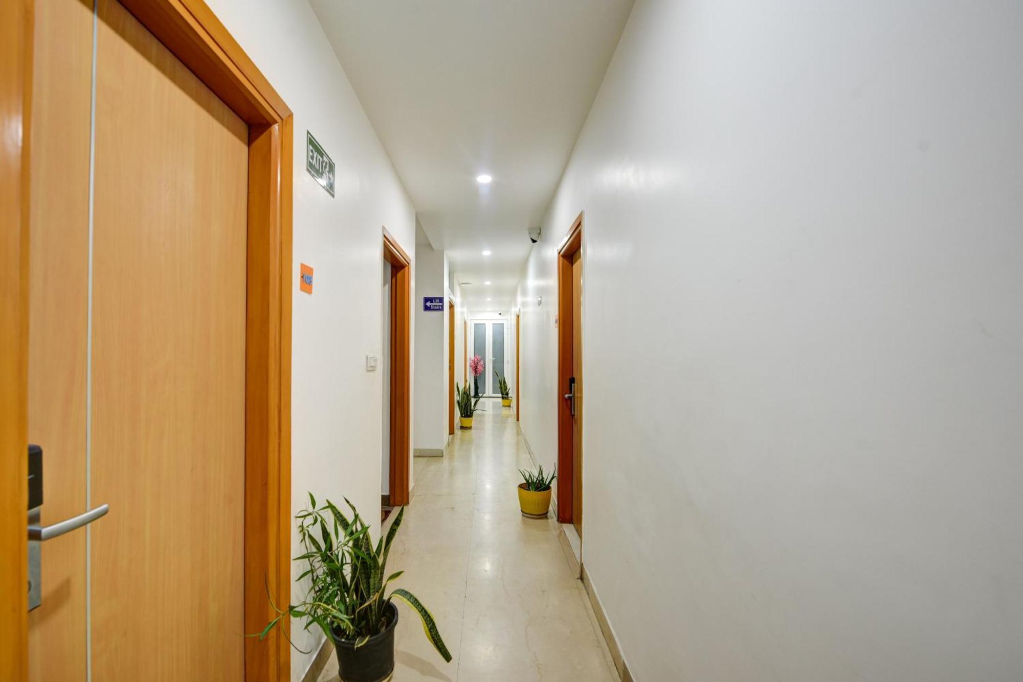 גורגאון Aamantran Residency Hotel, Sohna Road, Sector 49, Gurugram מראה חיצוני תמונה